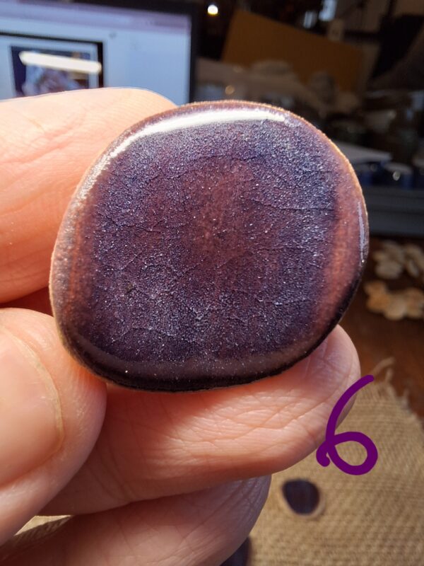 Pierre d'apaisement/ worry stone - Prune – Image 9