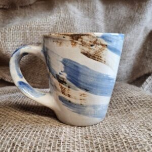 Tasse en grès blanc