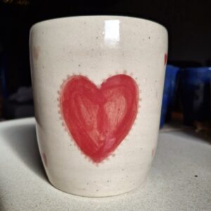 Tasse en grès blanc et grès de Saint Amand en Puisaye