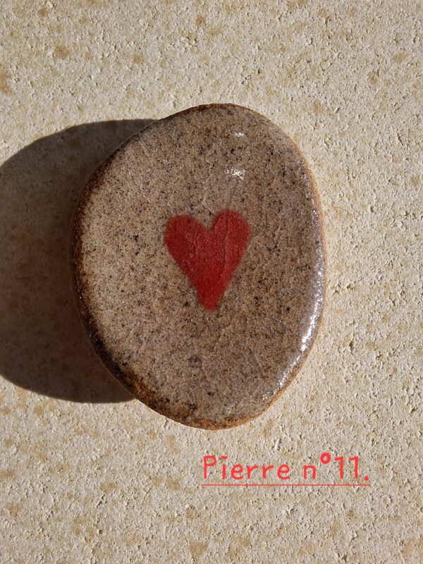 Pierre d'apaisement/ worry stone - Fond grès cœur rouge – Image 14