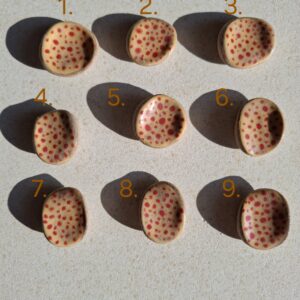 Pierre d’apaisement/ worry stone – Fond saumon pois rouge