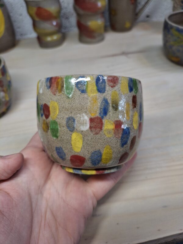 Contenant à pois multicolores - Imparfait – Image 4