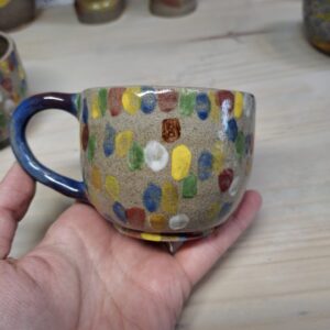 Contenant à pois multicolores - Imparfait