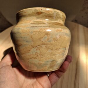Contenant/petit vase en grès blanc