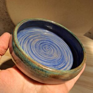 Coupelle porte savon en grès Cagnat Spirale cobalt.