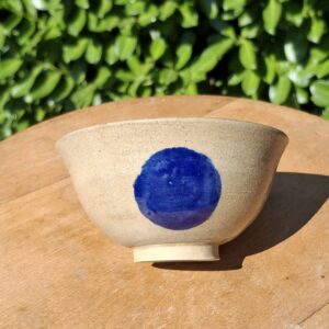 Petit bol pois bleus en grès de Moutiers en Puisaye – 25 cl